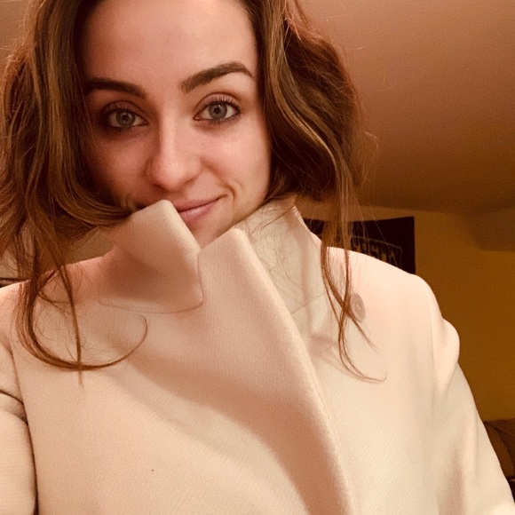 Meet your Posher, Emily - Picture 2 of 3